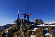 47 Sul Corno Zuccone con da sfondo lo Zuccone Campelli